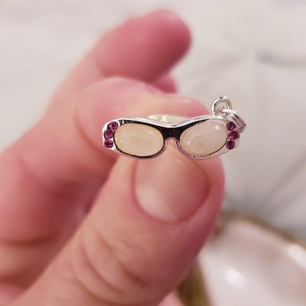 Sunglasses charm